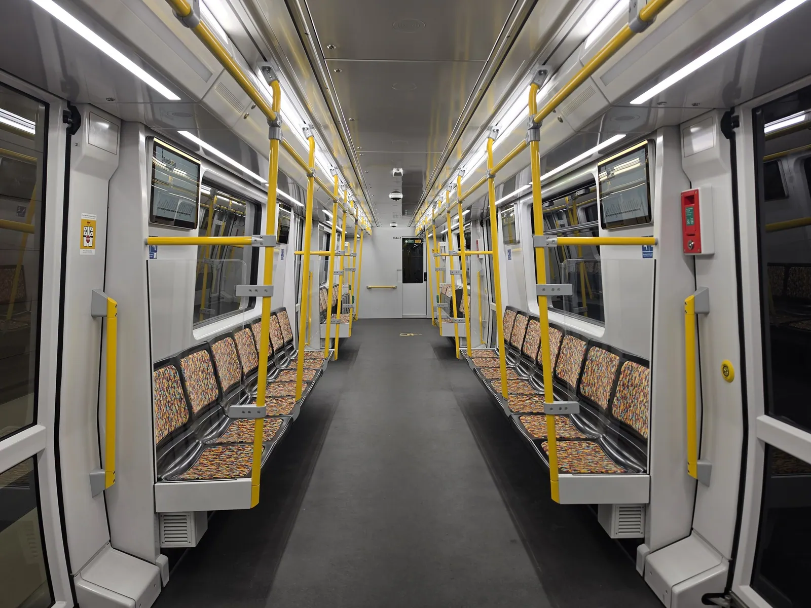 U-Bahn BVG-Baureihe J Innenraum 01